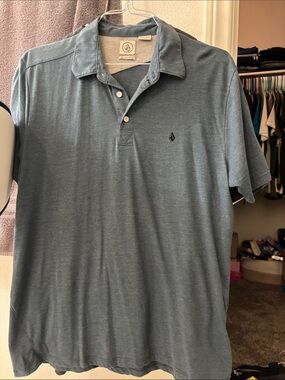 Men’s volcom polo shirt size large